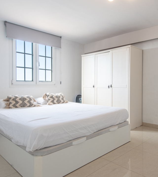 Resa estates Ibiza san Jose te koop villa main bedroom 3.jpg